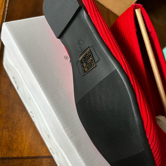 Red shoes - Picture 3 of 3